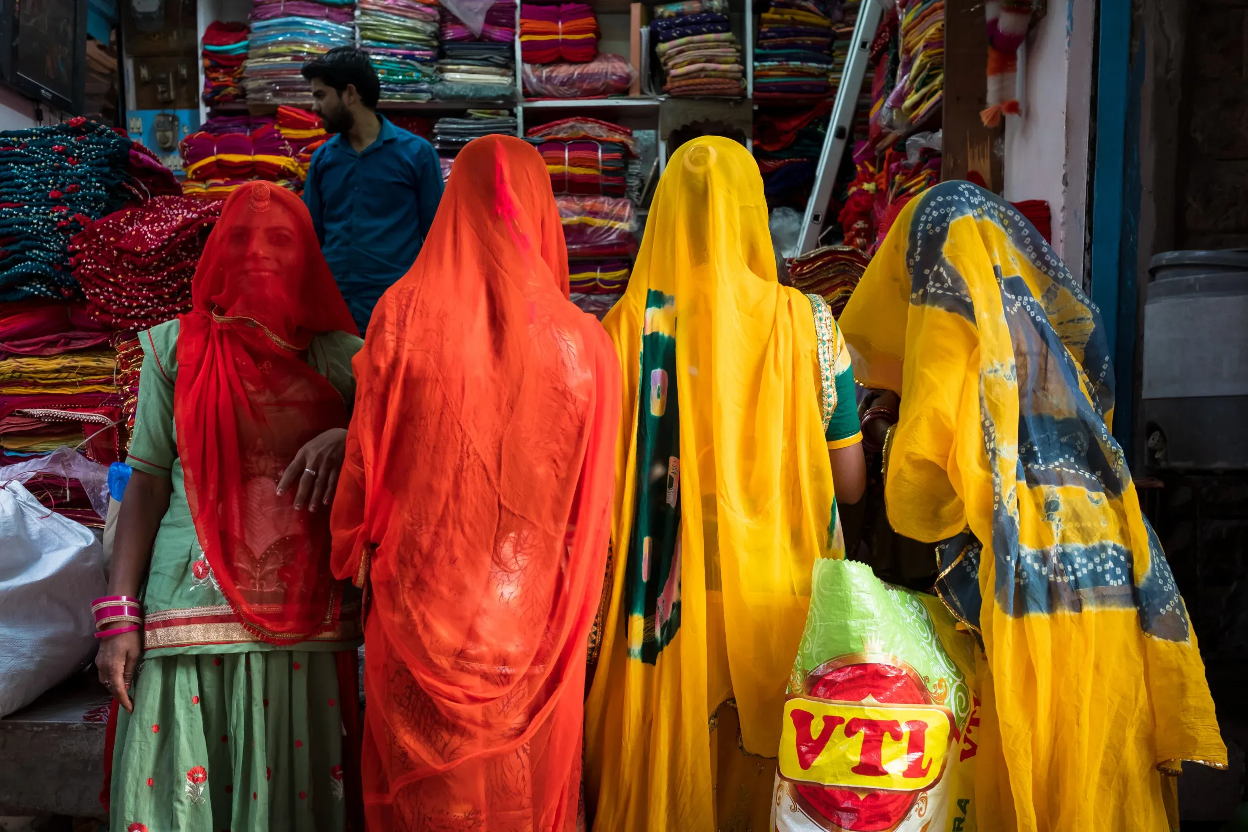 Spice traders and vendors at Sadar Market in Jodhpur