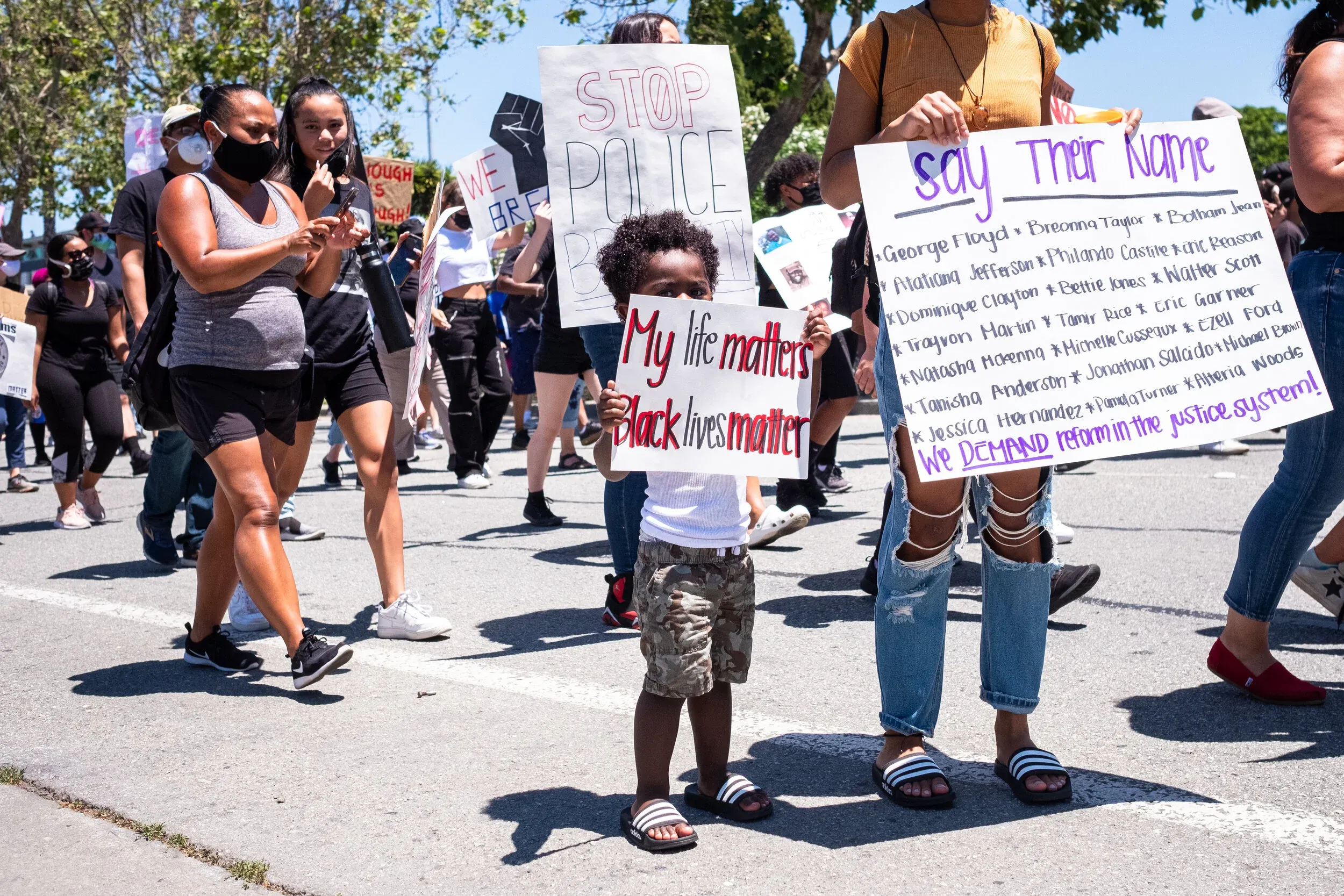 East Palo Alto peaceful protest organized by Alanna with hundreds of marchers