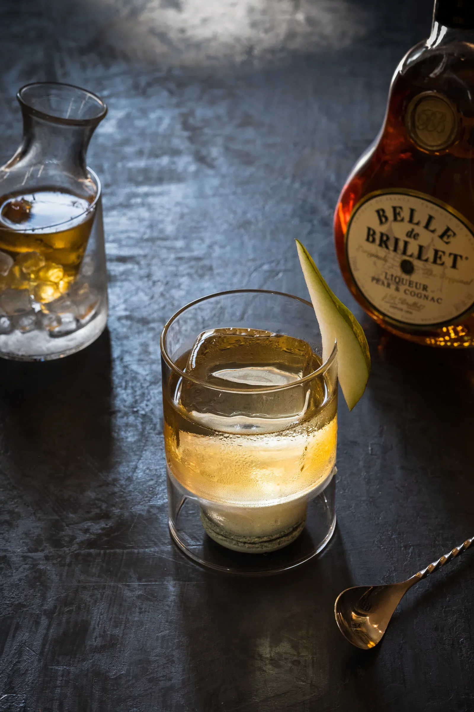Belle d'automne cocktail with pear garnish
