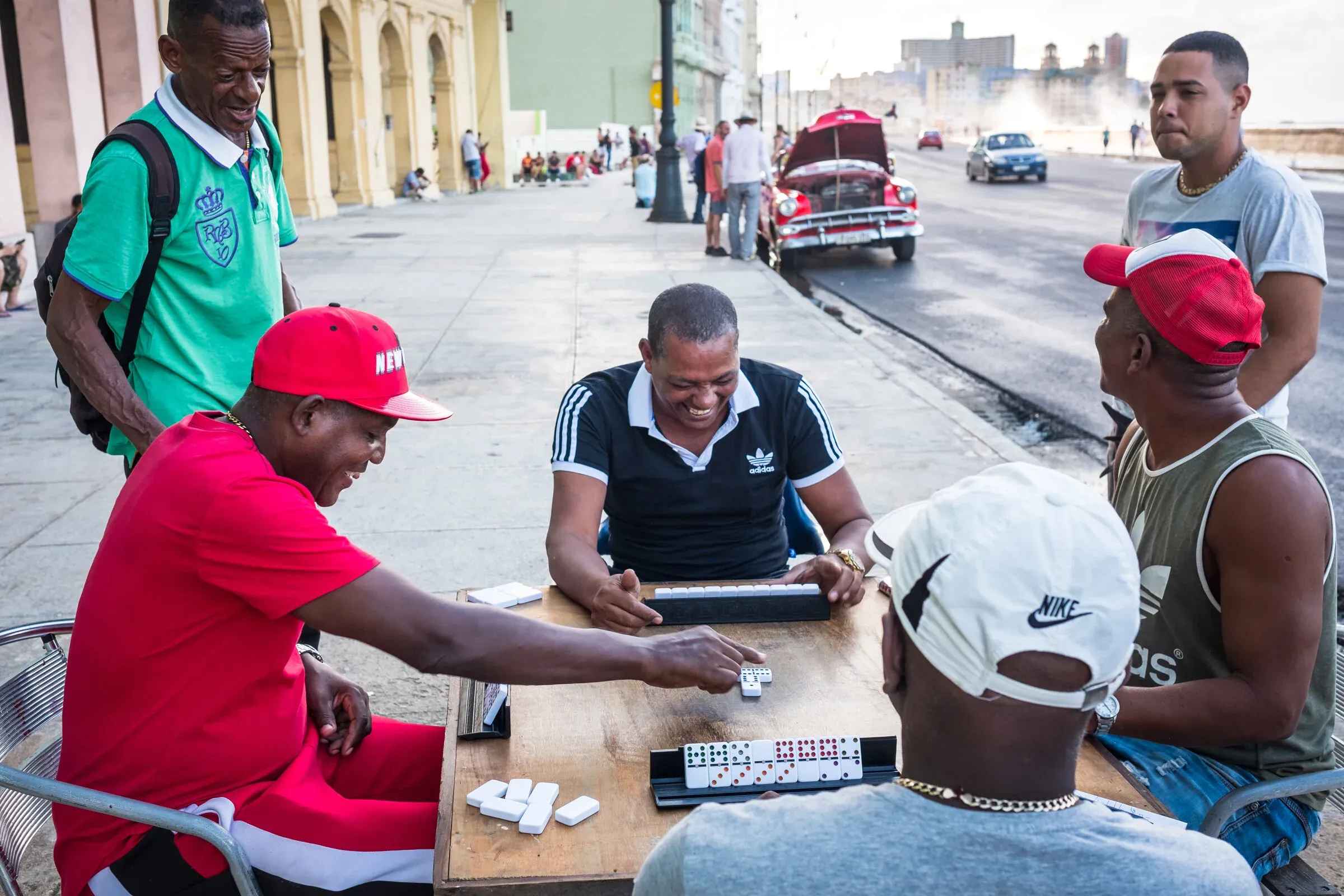 Lovers enjoying a quiet moment on the Malecón