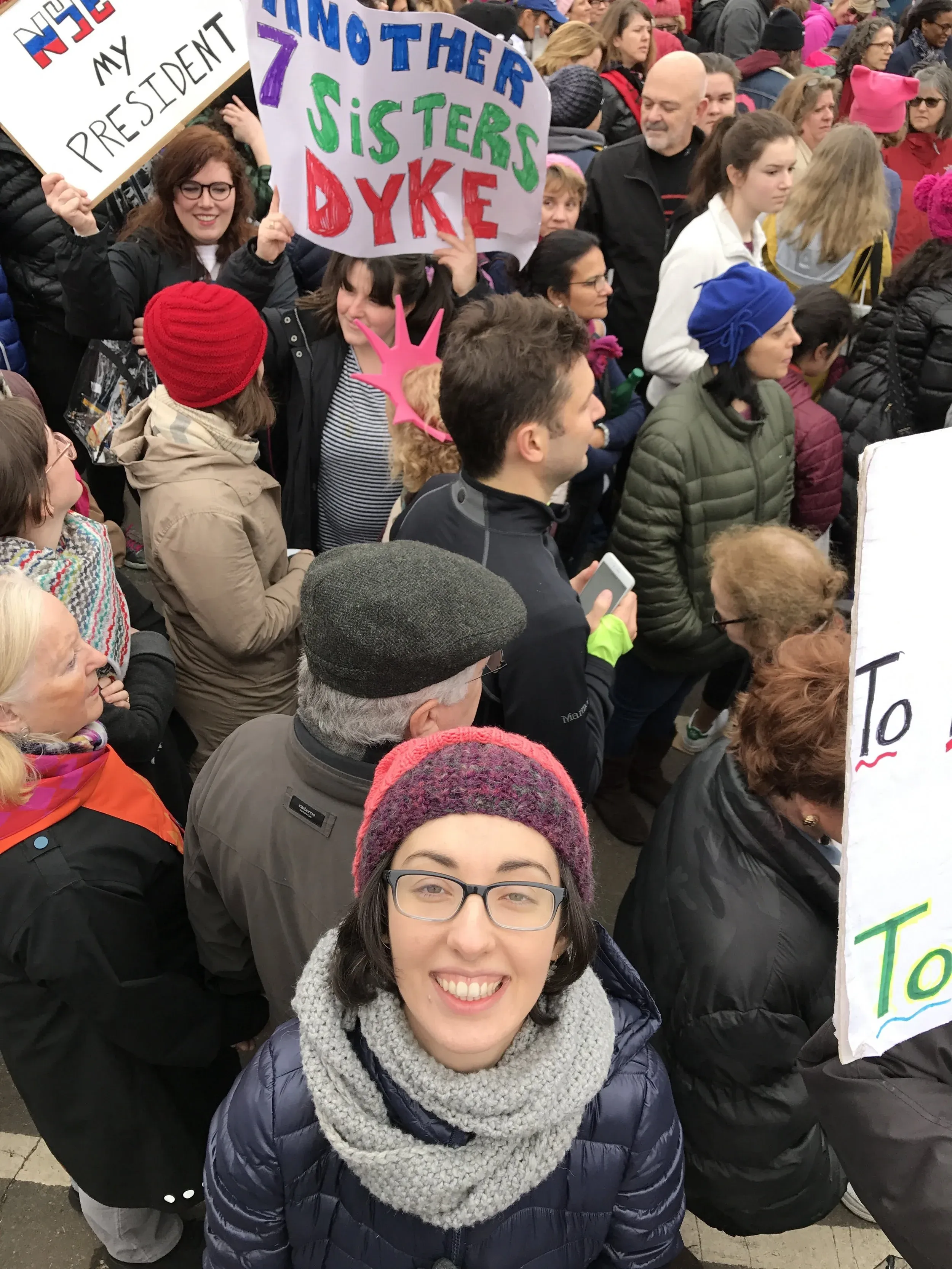 Data visualization challenges and community